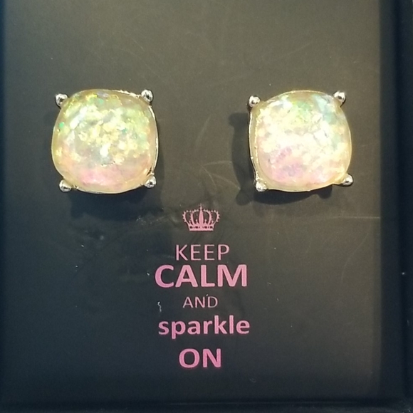 Iridescent Sparkle Stone Gold Stud Earrings! - Picture 2 of 6